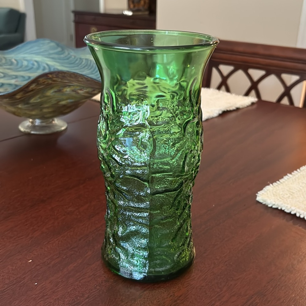 Crinkled Green Glass Vase Vintage - Picture 7 of 12
